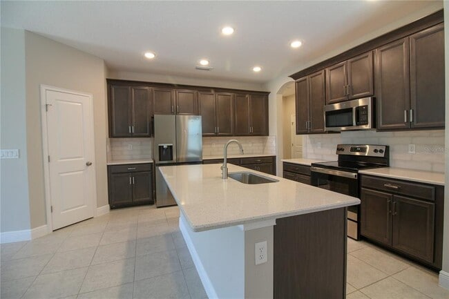 Building Photo - 6269 Great Bear Dr