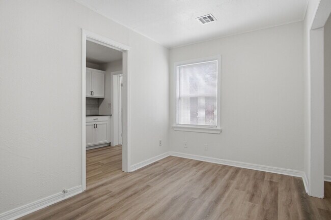 Building Photo - 1237 Staton Dr