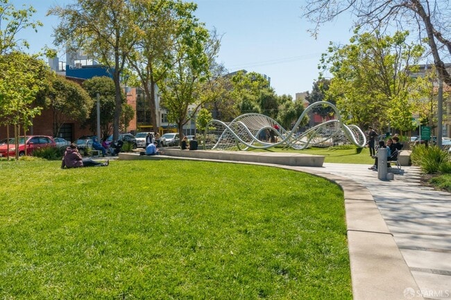 Building Photo - 200 Brannan St