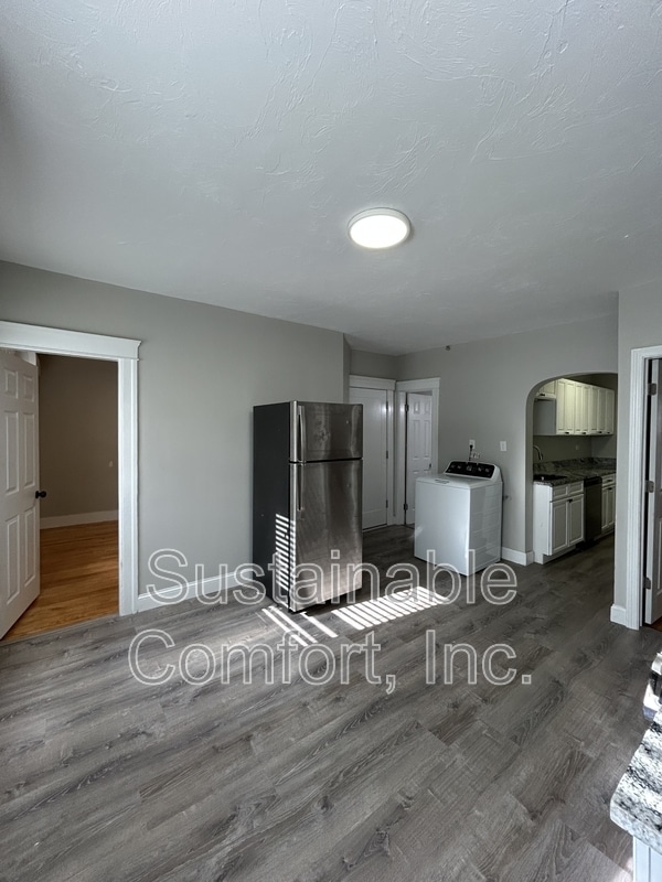 Building Photo - 148 Ingleside Ave