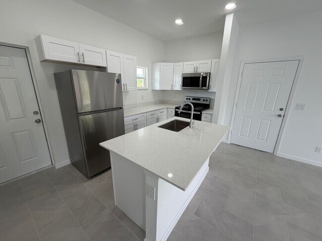 Building Photo - BRAND NEW 2Bd/2Ba/1Cg