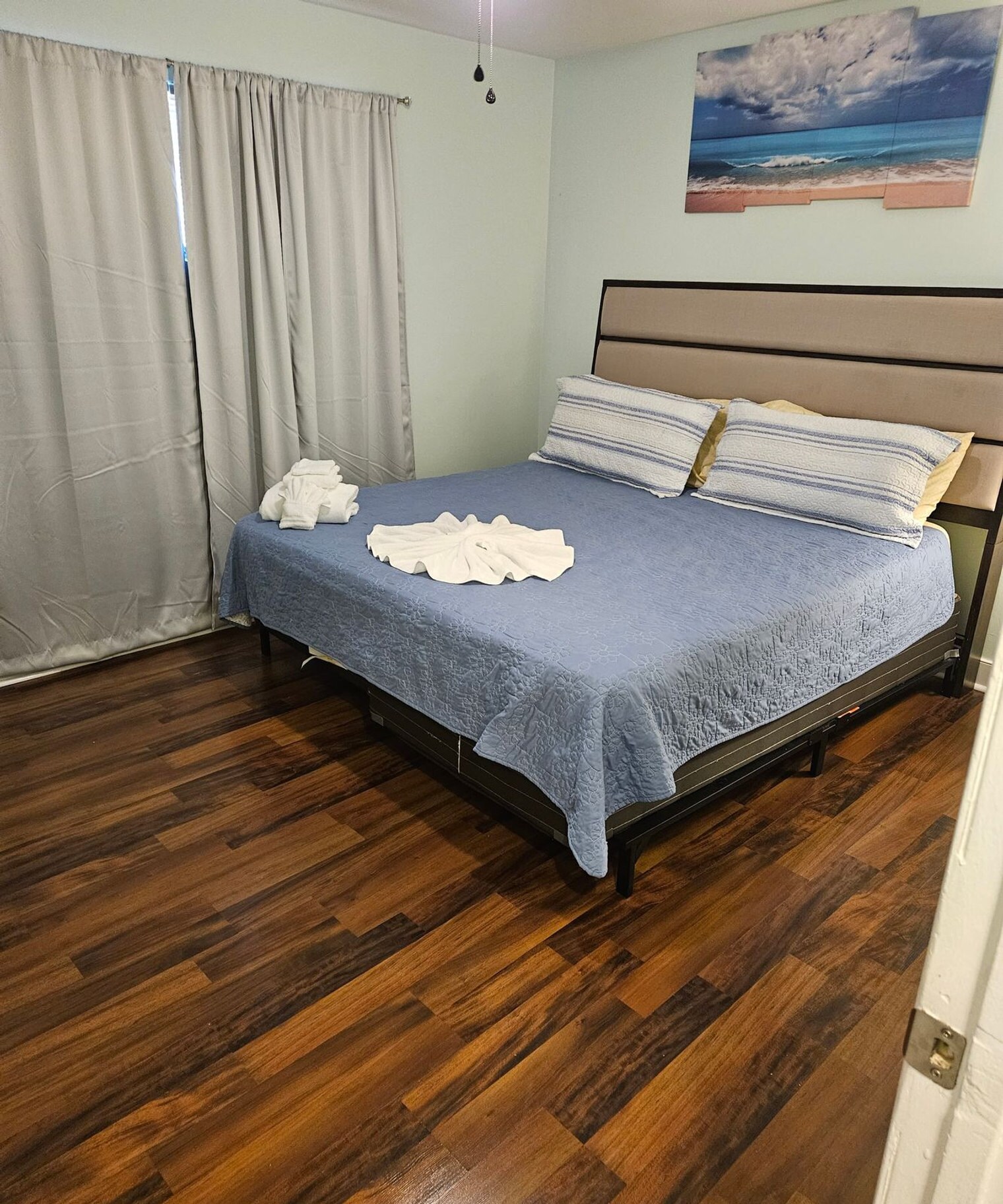 Building Photo - 2000 Greens Blvd