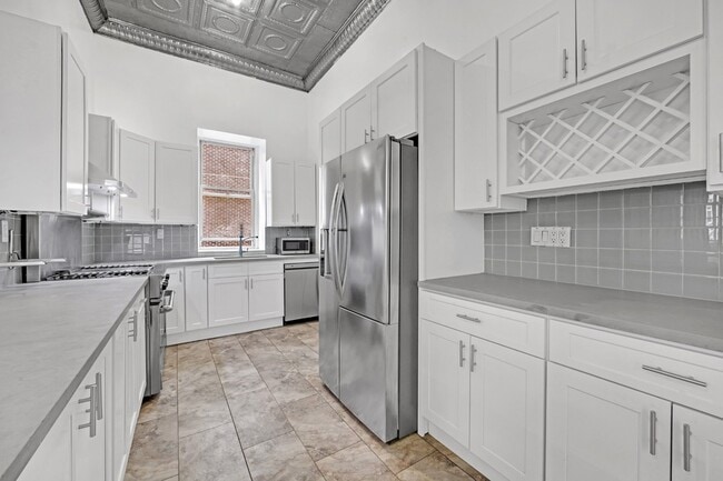 Building Photo - 78 Grand St