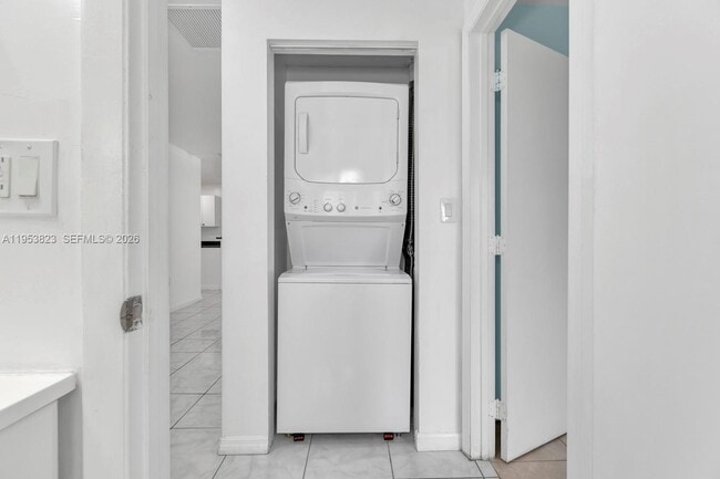 Building Photo - 843 NW 7th St