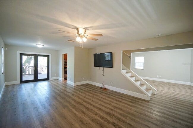 Building Photo - 317 W Hanlon St