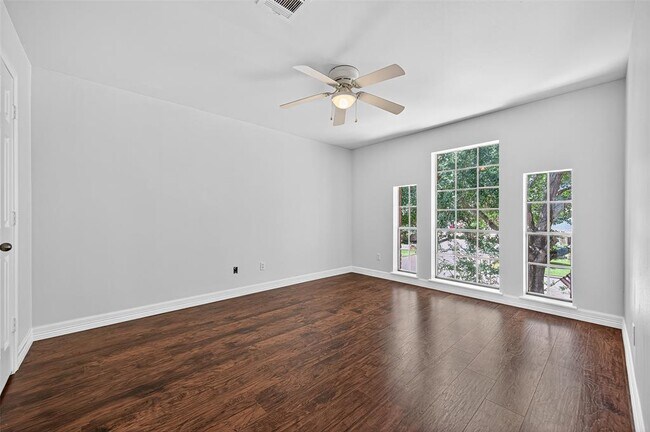 Building Photo - 1035 Flagmore Dr