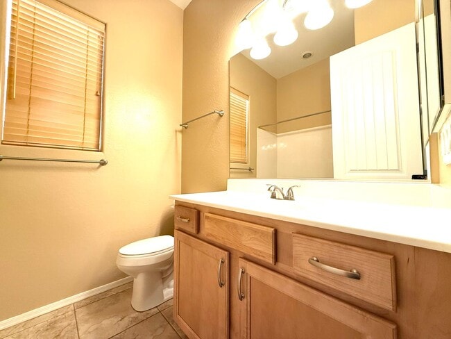 Building Photo - BEAUTIFUL GRANVILLE HOME!