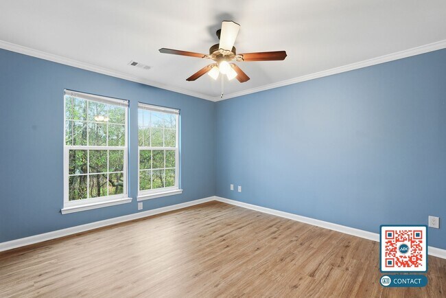 Building Photo - Beautiful Top-Floor Condo in the Heart of Bluffton - $500 Move In Special