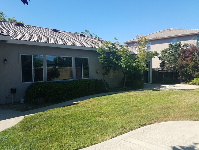 Building Photo - 1511 Eriswell Dr