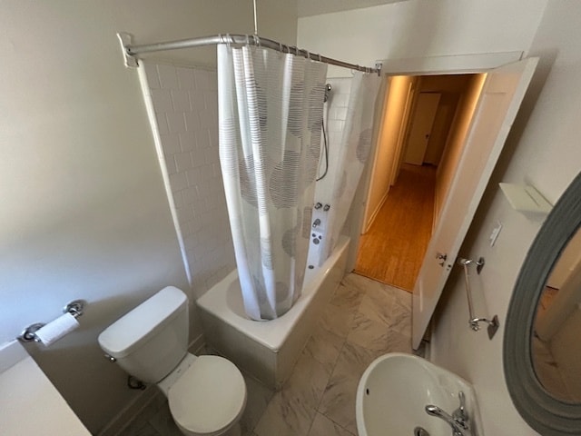 Bathroom 1st Floor - 815 N Mansfield Ave