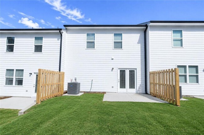 Building Photo - 24 Berryville Dr
