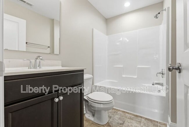 Building Photo - 588 Angel Oak Dr