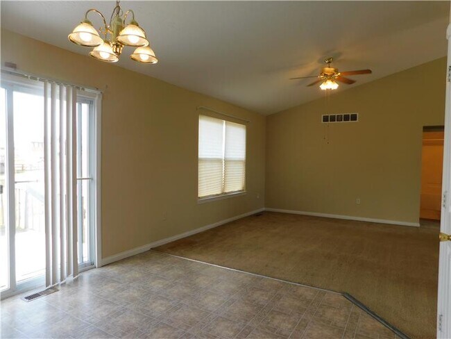 Building Photo - 1206 Carthage Dr