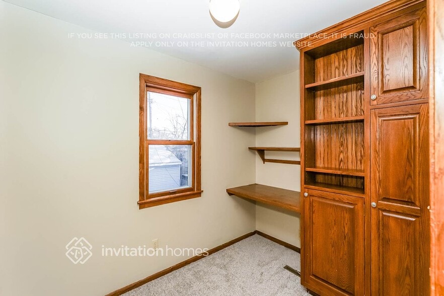 Building Photo - 5753 27th Ave S