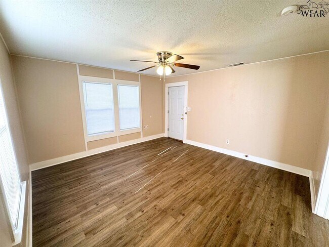 Building Photo - 1517 Blonde St