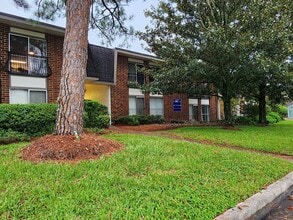 Building Photo - 1700 SW 16th Ct
