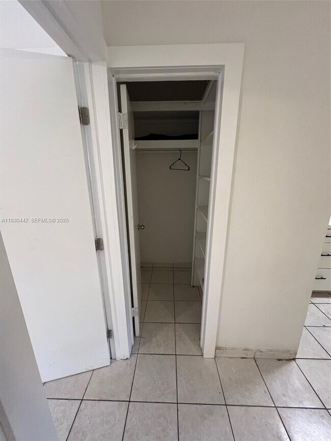 Building Photo - 1844 Taft St