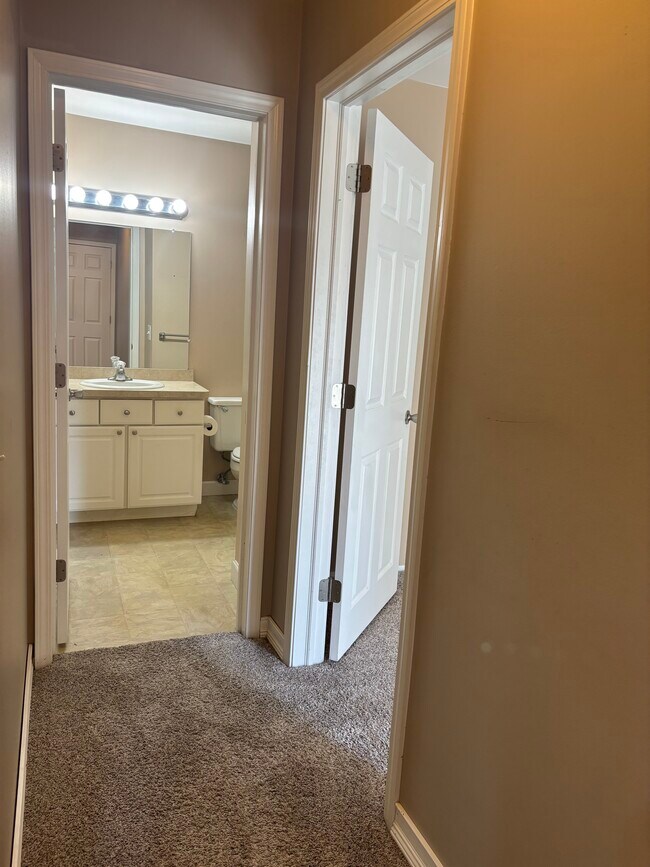 Building Photo - 22020 Indian Creek Dr