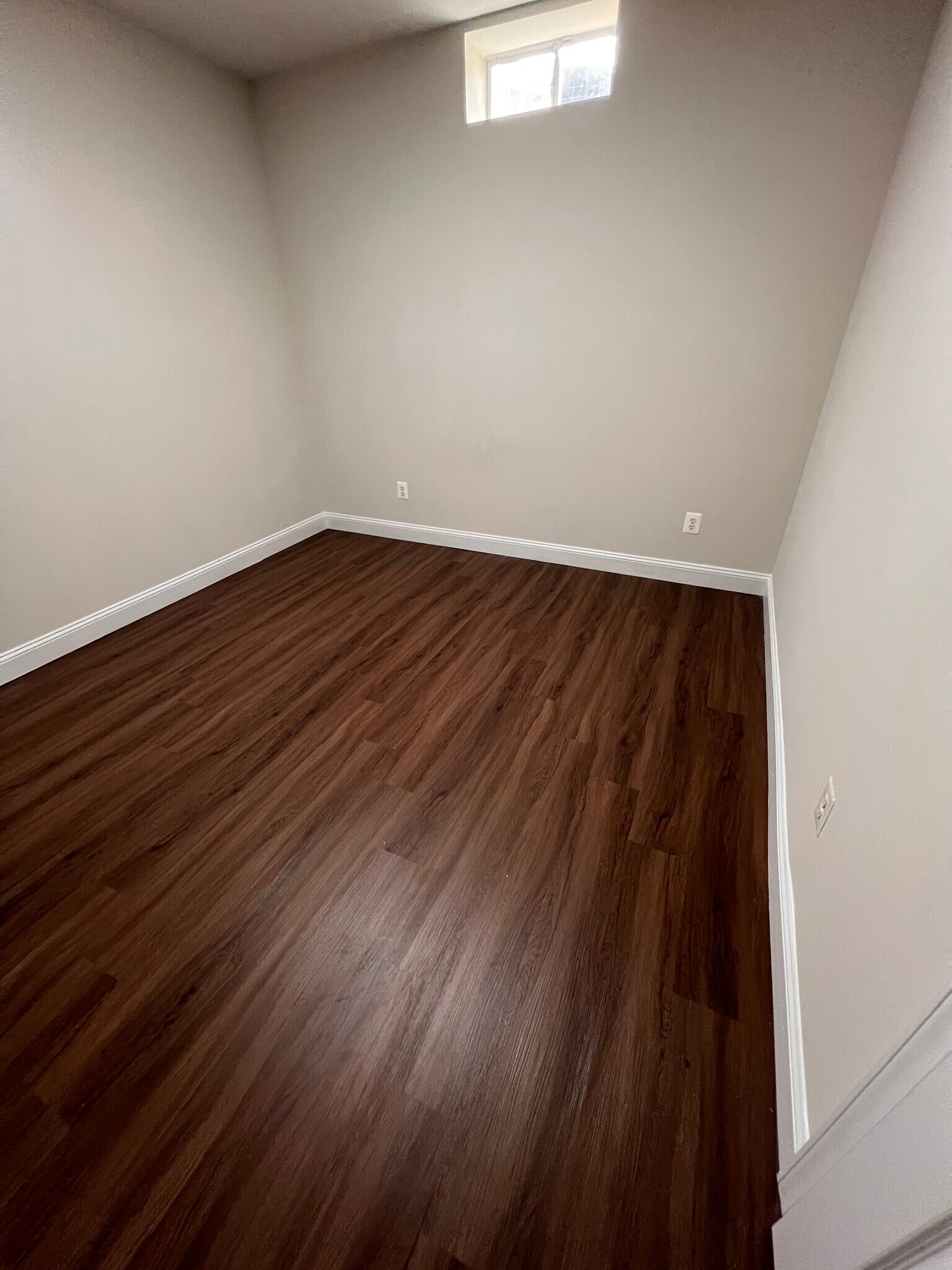 Building Photo - 9526 Parsonage Ln