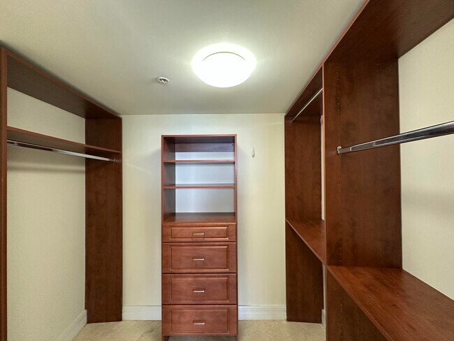 Building Photo - 3000 N Ocean Dr