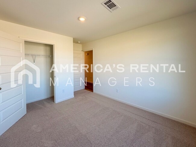 Building Photo - Spacious Four Bedroom for Rent in Tuscaloosa, AL!