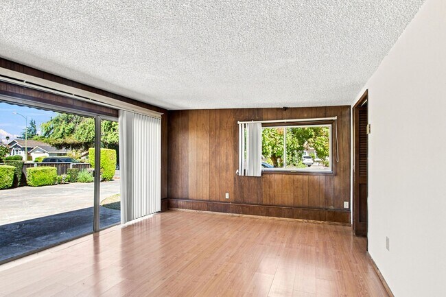 Building Photo - 6814 Westmoor Way