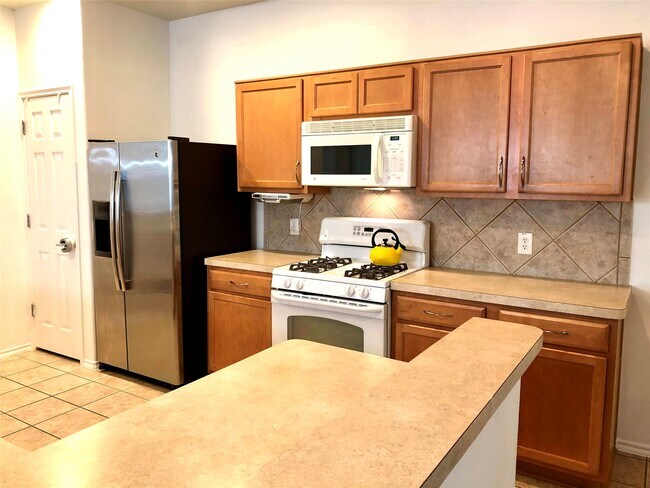 Building Photo - 4611 Pin Oak Creek Ln