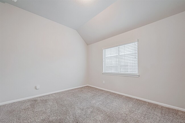 Building Photo - 31118 Gulf Cypress Ln