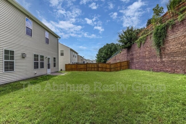 Building Photo - 3817 Althorp Drive