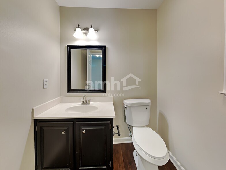 Building Photo - 6112 Glenridge Ct