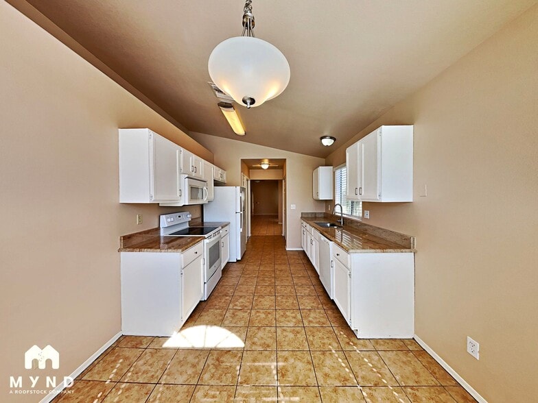Building Photo - 3018 W Laquila Aerie
