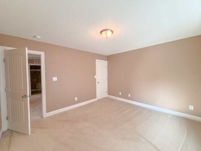 Building Photo - 501 Sonoma Rd