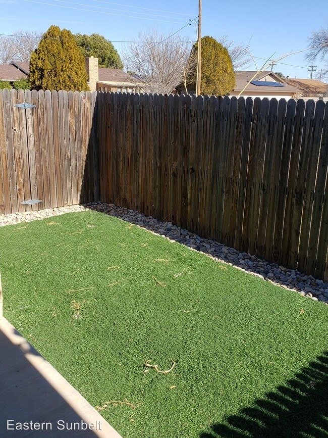 Building Photo - 1901 S Avenue H