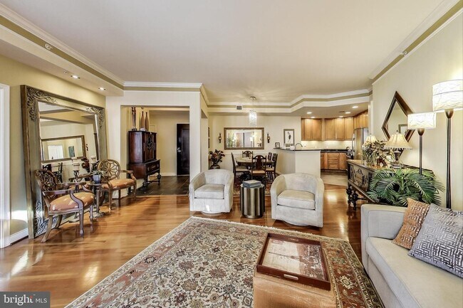 Building Photo - 717 President St