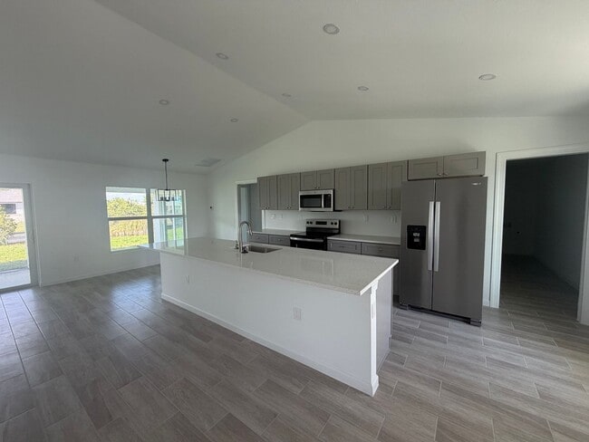 Building Photo - 1301 NE 11th Terrace