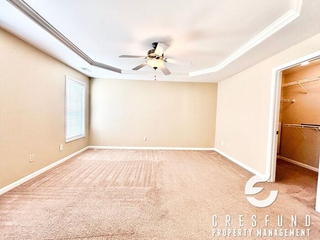 Building Photo - NEW PAINT AND LVP FLOORING! BEAUTIFUL 3 BE...