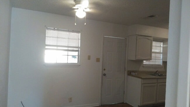 Building Photo - Monthly Paid Rent