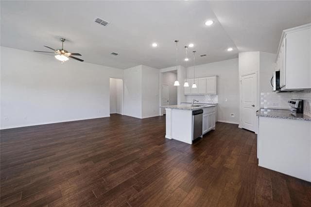 Building Photo - 4205 Cordata Dr