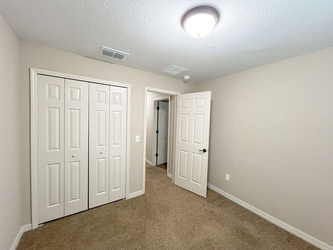 Building Photo - BEAUTIFUL 3 BD/2BA Home in Beautiful Ocala!!!