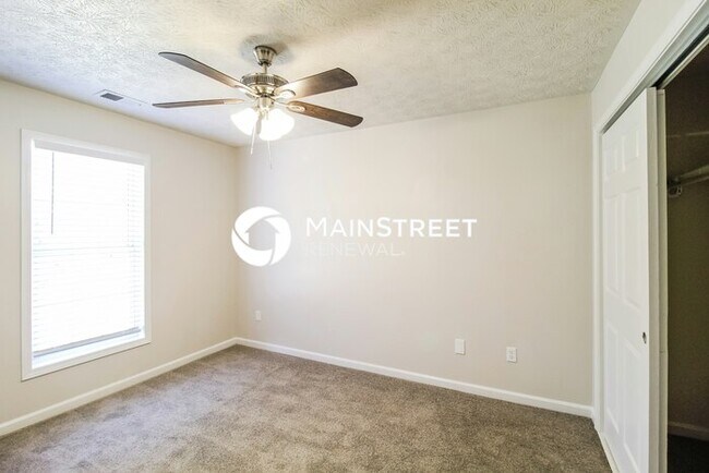Building Photo - 3 Bedroom Pet-Friendly Home in Covington, GA with Main Street Renewal