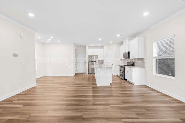 Building Photo - 1225 Colgher St