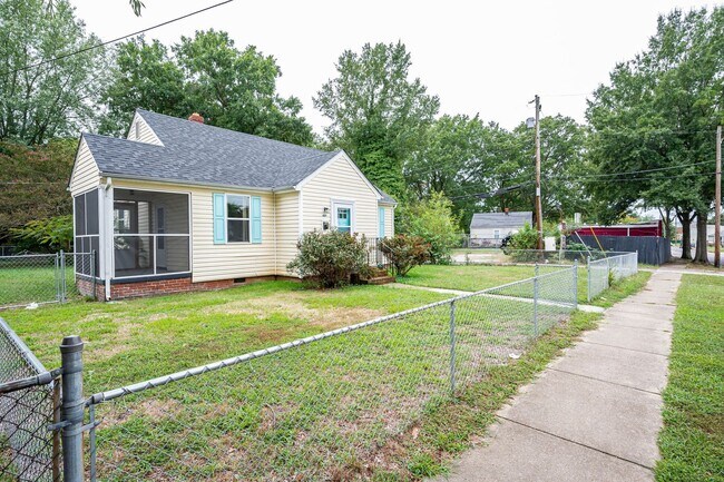 Building Photo - Charming 2-Bed, 1-Bath Home with All-inclu...