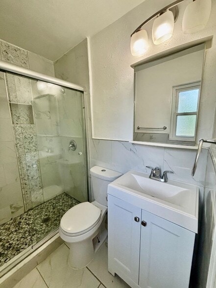 Building Photo - 7622 Cassino Ave