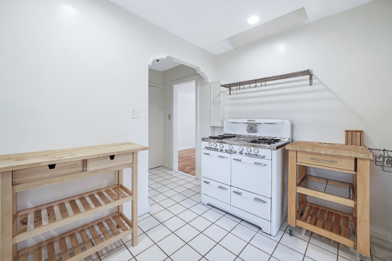 Building Photo - 3574 Helms Ave