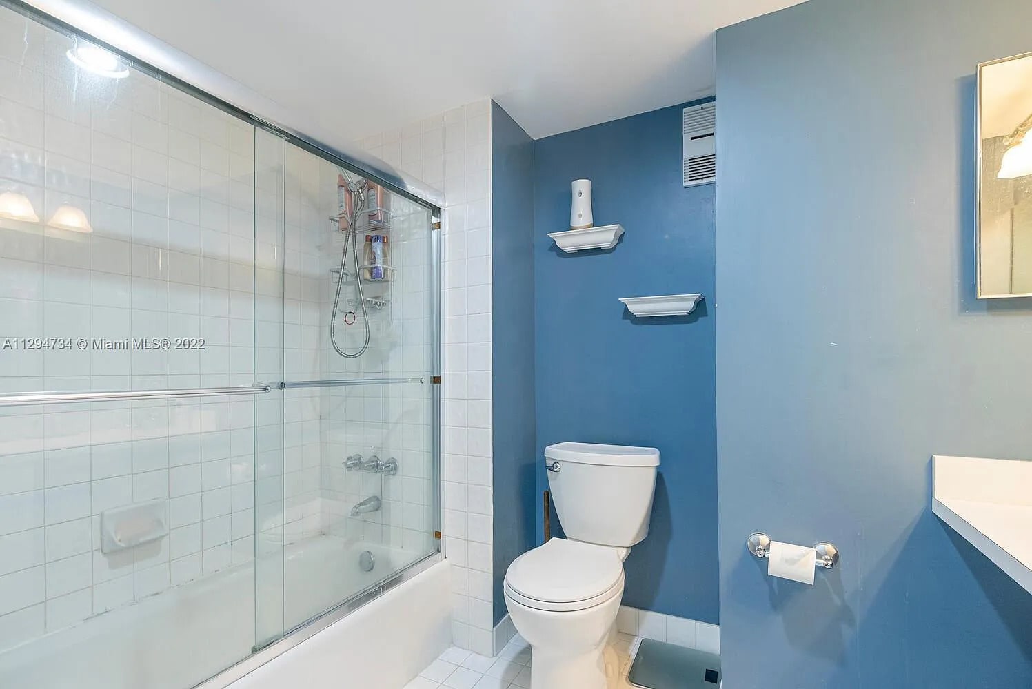 Building Photo - 9420 Live Oak Pl