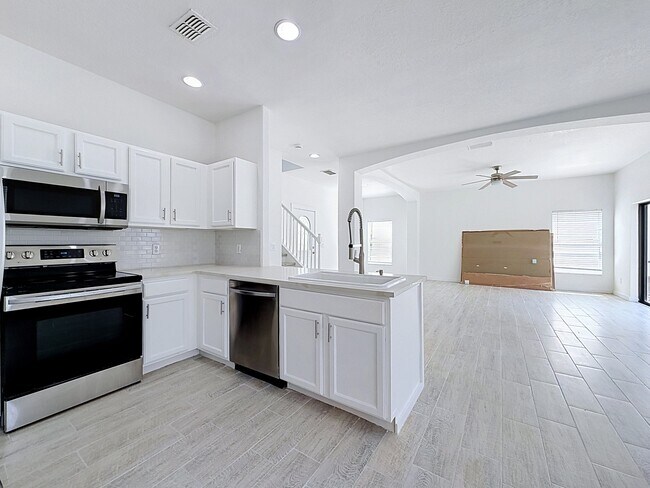 Building Photo - 16710 Caribbean Breeze Way