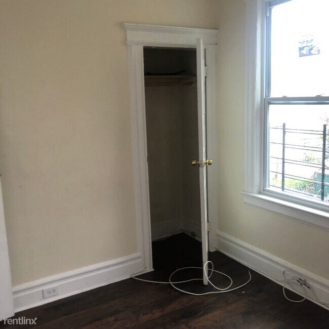 Building Photo - 3 br, 1 bath Apartment - 109 Chelsea Avenue