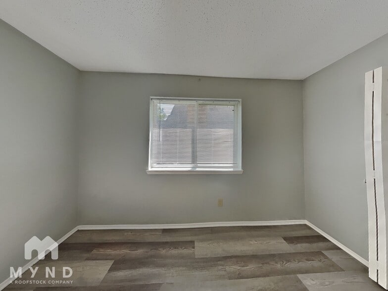Building Photo - 6918 Foxbrook Dr