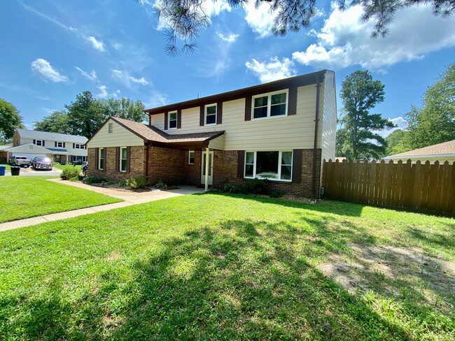 Building Photo - Welcome to this charming home in Virginia ...