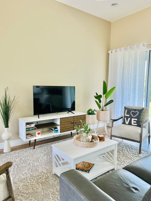 Building Photo - 257 Manor Rd